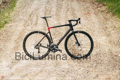 Rose Reveal Four ficha tecnica 